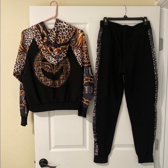 Tatu Black and Animal Print Tracksuit - Picture 6 of 10